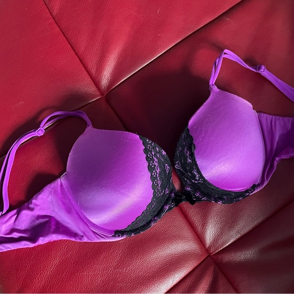 Victorias Secret super supportive bra - Picture 2 of 3